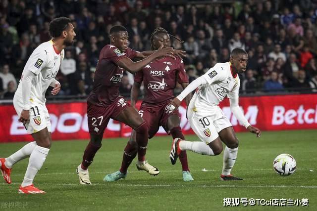 世界杯-吉鲁双响 姆巴佩传射 法国4-1逆转胜澳洲